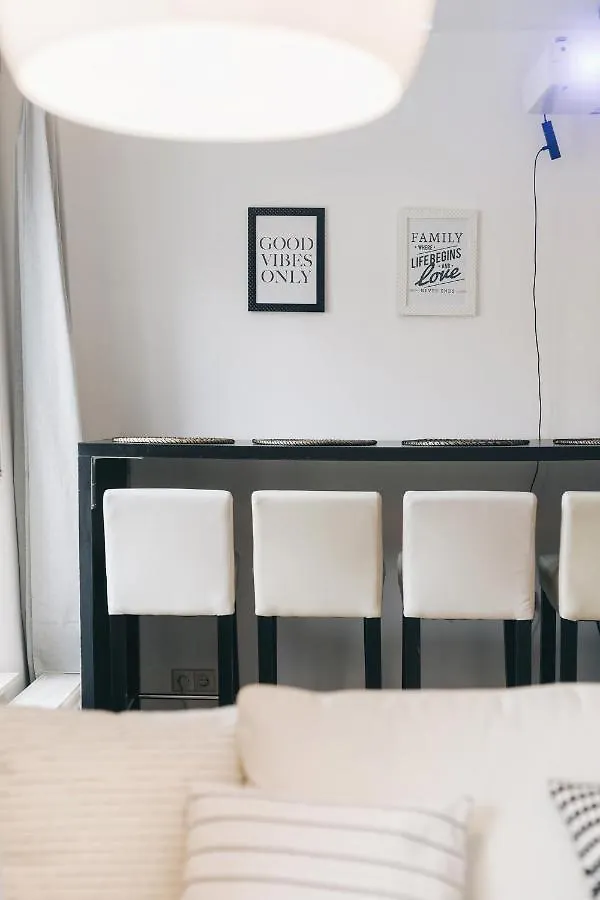 Modernes Apartment Mit Heimkino In Dresde