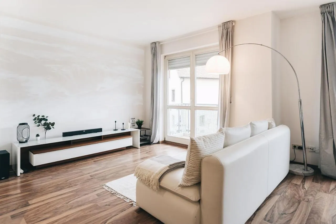 Modernes Apartment Mit Heimkino In Dresde